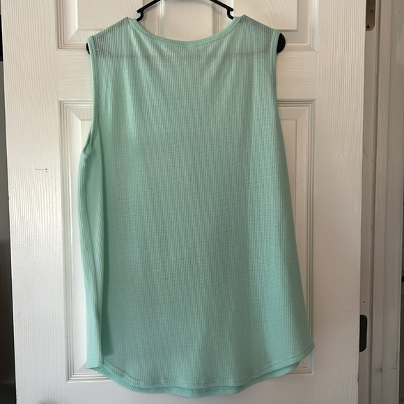 New Waffle Material 2X Tank Top - Picture 3 of 3